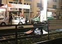 Person unter KVB Bahn Koeln Eifelstr P22